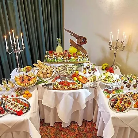 Balance Alte Messe 4* لبسيا