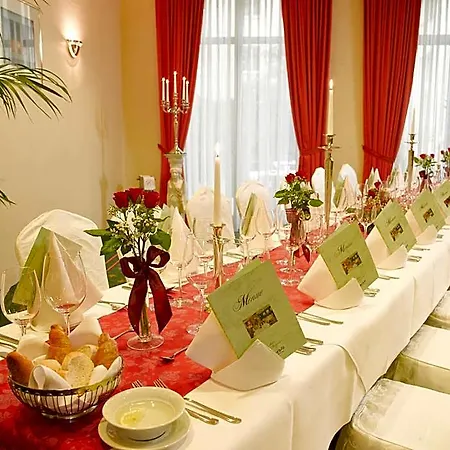 Balance Alte Messe 4* لبسيا