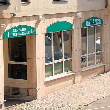Balance Alte Messe لبسيا